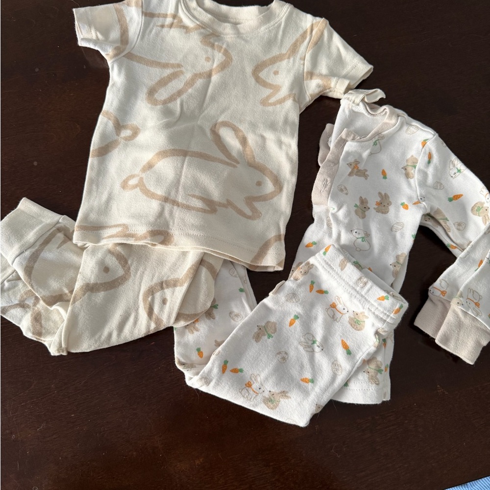 Bunny and Carrot Print Kids Pajama Sets (12 months)